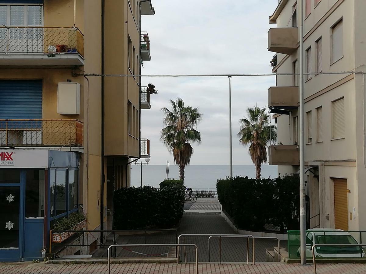 A Due Passi Dal Mare Apartment Sestri Levante Bagian luar foto